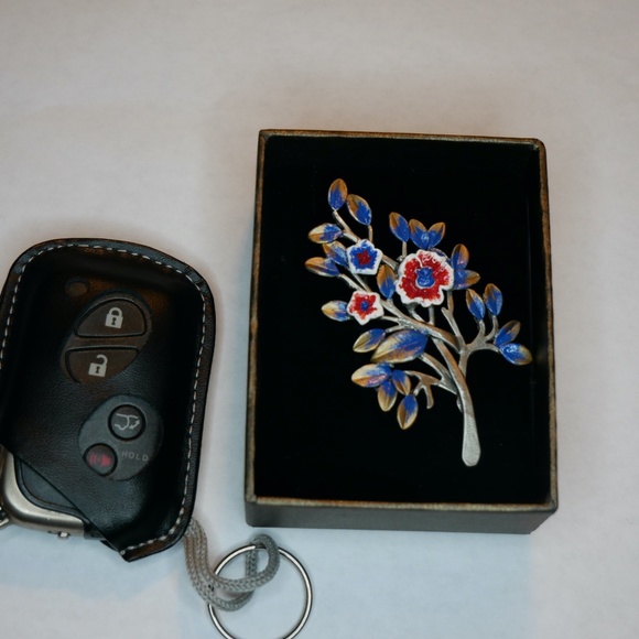 Brooch, Tree of Life, 3" X 1.75" - Picture 1 of 6
